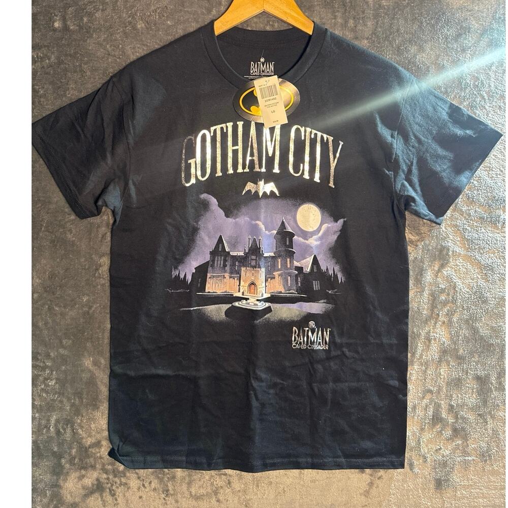 Hot Topic x DC Comics Batman: Caped Crusader Wayne Manor Foil T-Shirt W LRG NWT!